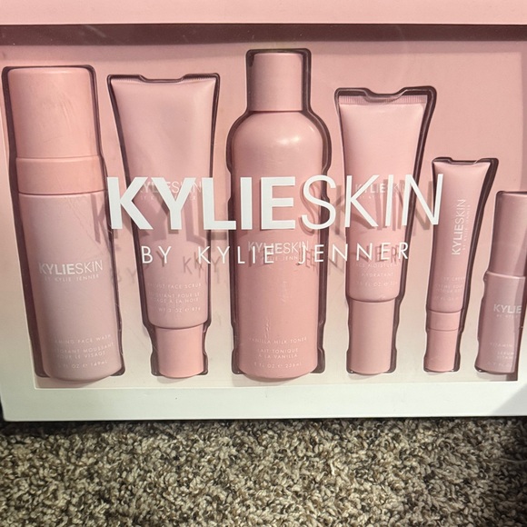 KYLIE SKIN Pink Skincare Set for Acne & Blemish